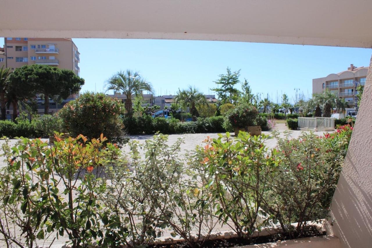 Holidays Hyeres Bagian luar foto